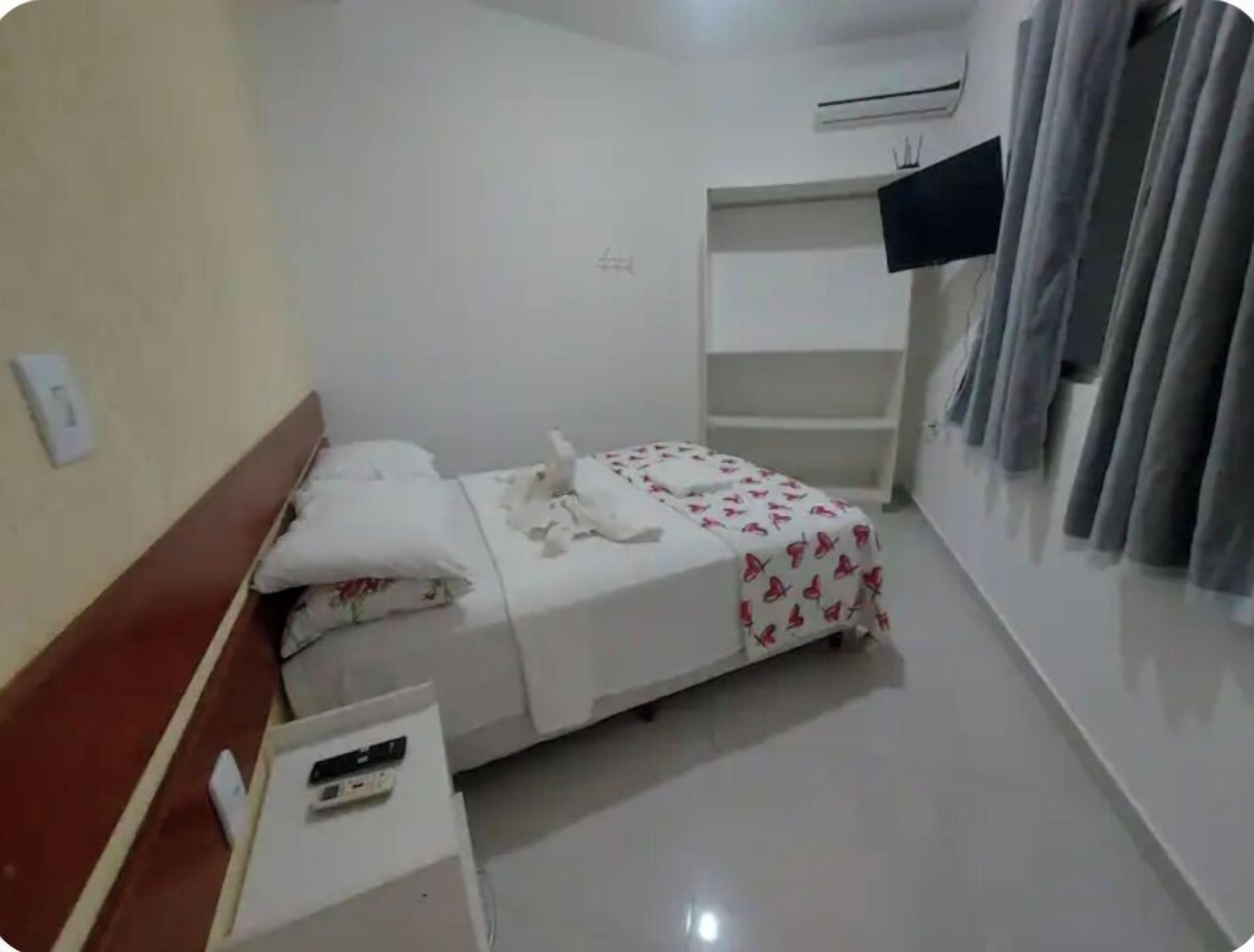 Standard Triple Room, Ground Floor (Apartamento 7) | Free WiFi, bed sheets