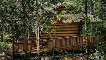 Honeymoon Cabin, Hot Tub (Trillium Cabin) | Exterior