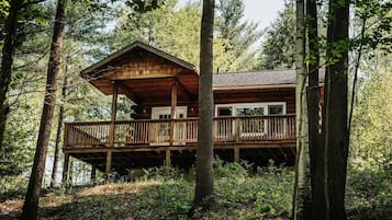 Honeymoon Cabin, Hot Tub (Trillium Cabin) | Exterior