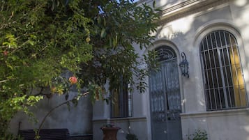 Bagian depan properti