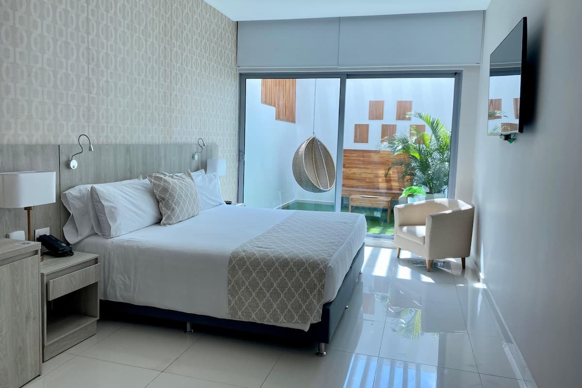 Premium bedding, minibar, in-room safe, desk