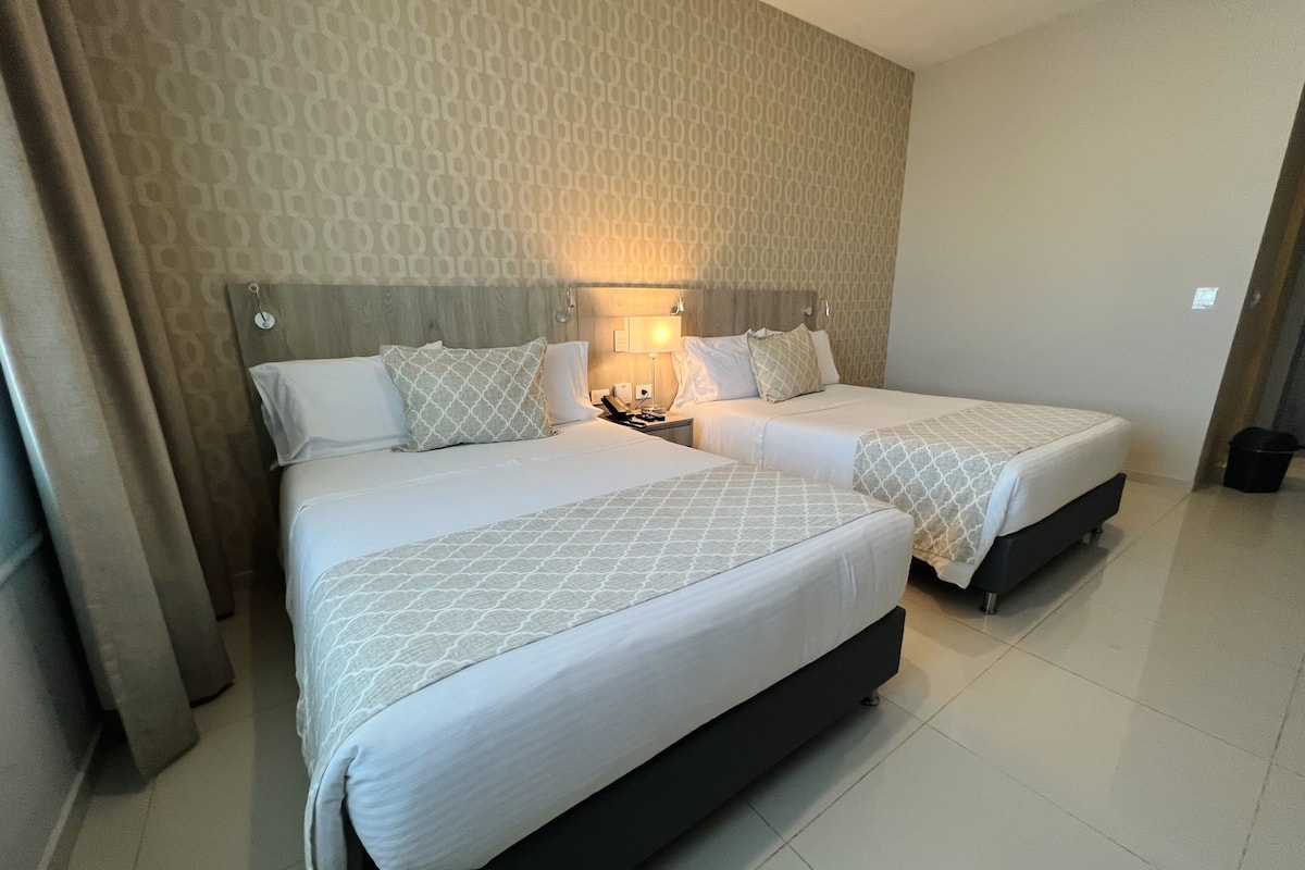 Superior tweepersoonskamer, 2 queensize bedden | 1 slaapkamer, luxe beddengoed, een minibar, een kluis op de kamer
