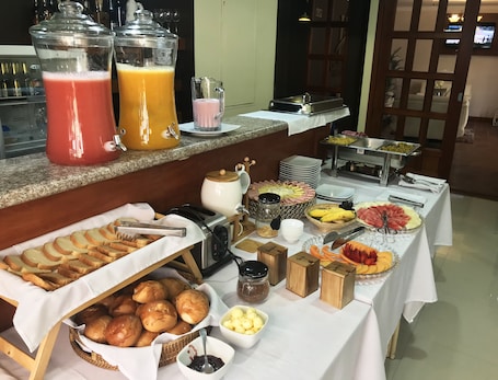 Daily continental breakfast for a fee