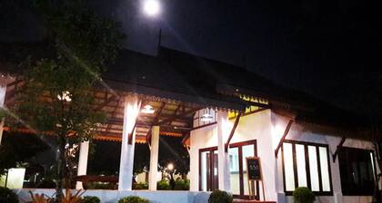 Khum Nakhon Hotel
