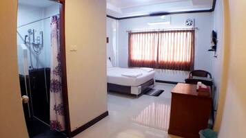 Standard Room, Non Smoking | Desk, rollaway beds, free WiFi