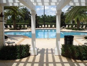 A heated pool, a lap pool - Reunion- THE TERRACES" - Resort style living - designer furnishing- pet friendly (Kissimmee)