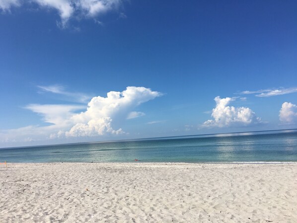 Sillas reclinables de playa, toallas de playa