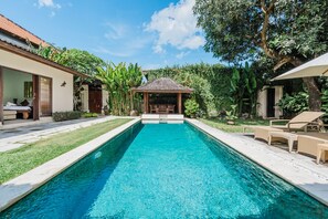 Kolam renang terbuka 