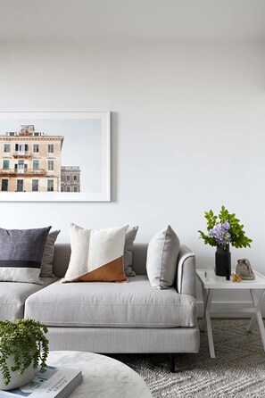 Deluxe-Apartment, 1 Schlafzimmer | Wohnbereich | Smart-TV, Netflix, Hulu, Streaming-Dienste