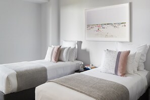 Apartment | Hochwertige Bettwaren, Betten mit Memory-Foam-Matratzen, Zimmersafe