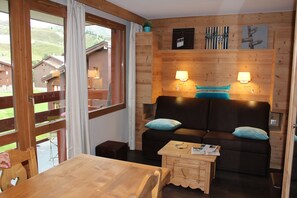 TV connectée, lecteur de DVD, livres, vidéothÚque