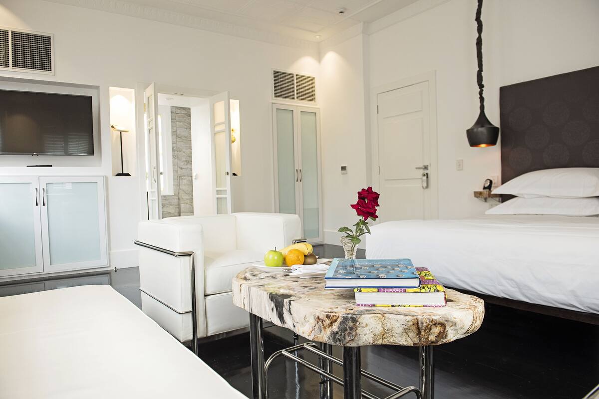 Suite (North) | Ropa de cama de alta calidad y artículos del minibar gratis