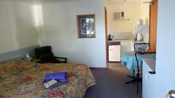 Basic Double Room | In-room safe, iron/ironing board, free cribs/infant beds, free WiFi