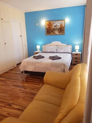 Habitació familiar, diversos llits | Planxa i posts de planxar i wifi gratuïta 
