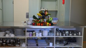 茶具/咖啡用具、冰箱、微波炉、电热水壶