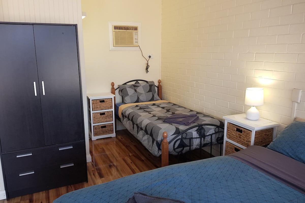 Iron/ironing board, free WiFi