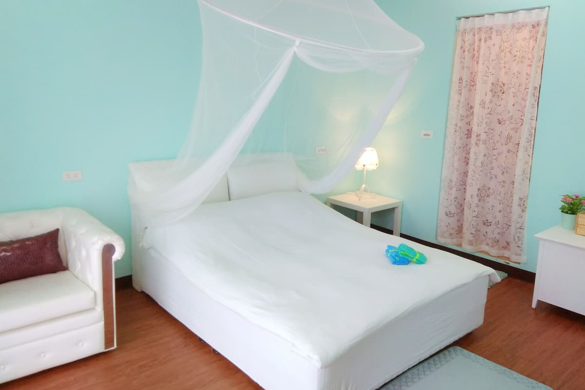 Deluxe Double Room | Soundproofing, rollaway beds, free WiFi, bed sheets