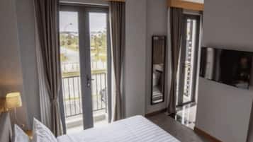 In-room safe, desk, iron/ironing board, free WiFi