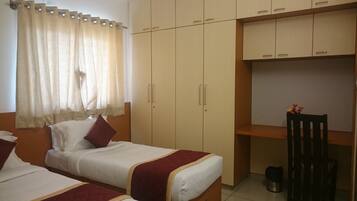 Superior Suite, 1 Bedroom, Balcony | In-room safe, desk, iron/ironing board, rollaway beds