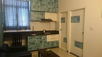 Executive Suite, 1 Bedroom, Balcony | Private kitchenette | Coffee/tea maker
