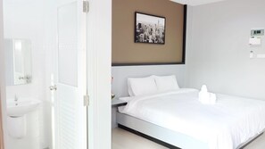 Standard Room  | Desk, blackout curtains, free WiFi - Avenue Residence (Nakhon Si Thammarat)