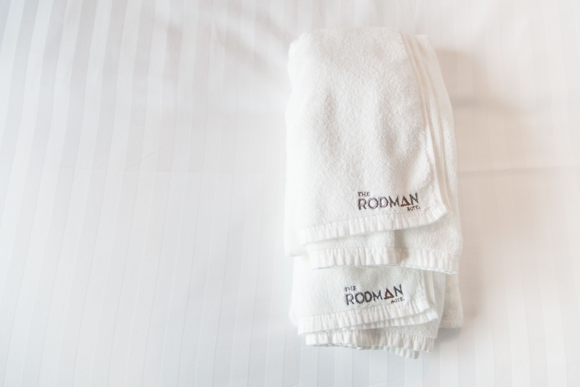 shower, rainfall showerhead, free toiletries, hair dryer