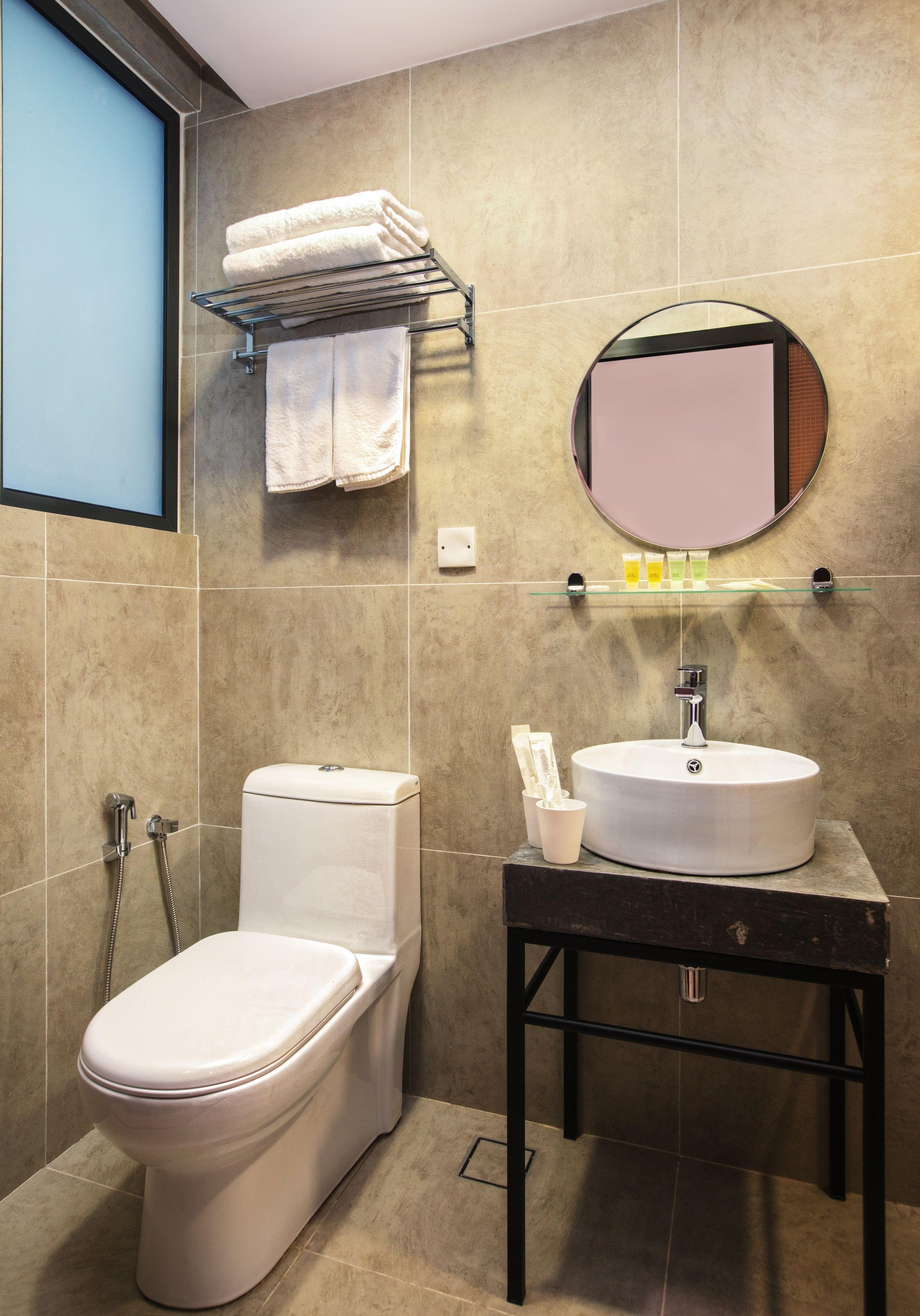 shower, rainfall showerhead, free toiletries, hair dryer