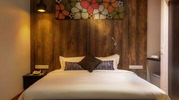 Premium bedding, pillow-top beds, in-room safe, desk