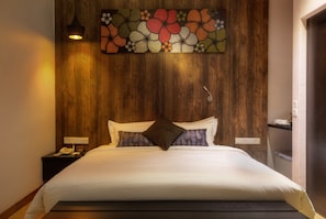 Premium bedding, pillow-top beds, in-room safe, desk