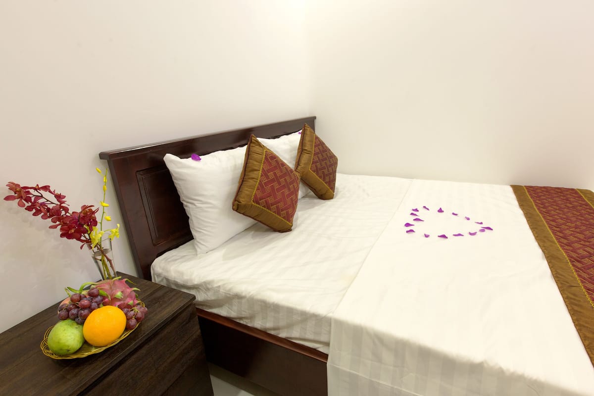 Standard Double Room | Minibar, in-room safe, desk, blackout curtains