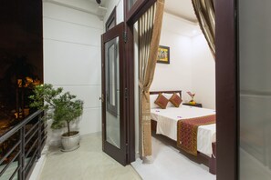 Deluxe Double Room, Balcony | Balcony view - Homestay Golden Bee (Da Nang)