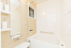 Standard Double Room | Deep soaking bathtub