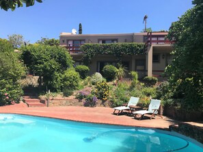 Family Apartment, Kitchen, Poolside | Outdoor pool | Outdoor pool, pool umbrellas, sun loungers - The Salt House (Cape Town)