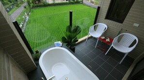 Deluxe Double Room, Bathtub | Balcony - Riverbank Villa (Luodong)