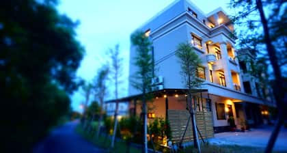 Riverbank Villa