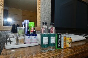 淋浴设施、免费洗浴用品、毛巾
