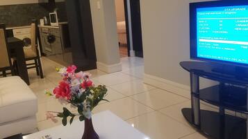 Apartment, 2 Bedrooms | Living area