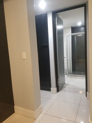 Apartment, 2 Bedrooms | Hallway - 77 On Independence Windhoek (Windhoek)