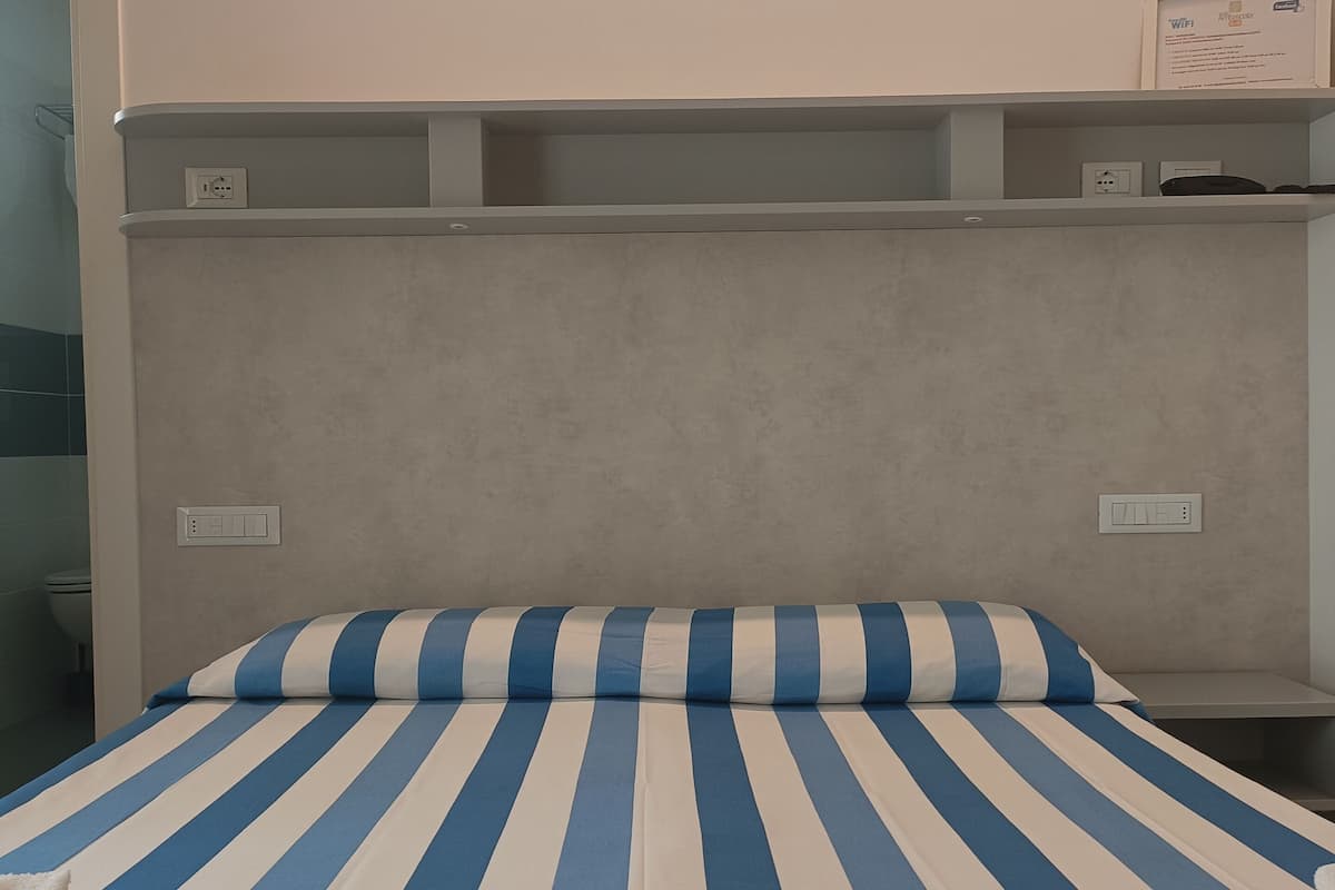 Habitación doble | Caja de seguridad en la habitación, escritorio, cunas y wifi gratis