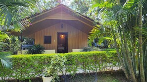 Garden view - Hill 'N' You - A Boutique Garden Resort (Abu Road)