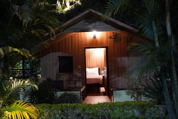 Doppelzimmer, 1 Doppelbett, Gartenblick | Blick auf den Garten