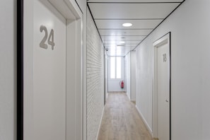 Quarto casal standard, para não fumantes, vista para o pátio | Roupas de cama de algodão egípcio, roupas de cama premium