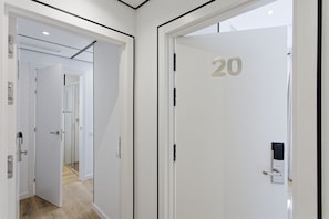 Quarto casal standard, para não fumantes, vista para o pátio | Roupas de cama de algodão egípcio, roupas de cama premium