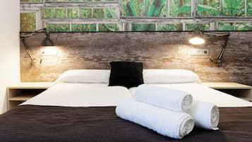Habitación superior con 2 camas individuales, vistas a la ciudad | Sábanas de algodón egipcio y ropa de cama de alta calidad
