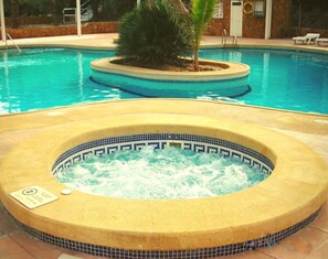 Seasonal outdoor pool, pool loungers - Camping & Bungalow Cueva Negra (Mojacar)