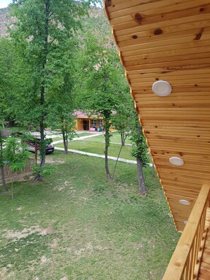 Chalet Grand, 1 habitación, balcón, vista al jardín | Vista del balcón