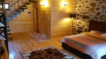 Chalet Grand, 1 habitación, balcón, vista al jardín | Caja de seguridad en la habitación y escritorio