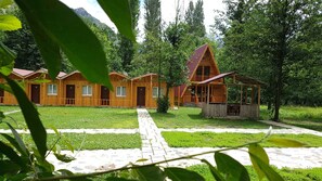 Property grounds - Eliya Pansiyon Restoran (Yusufeli)