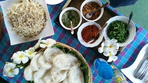 Khu ăn uống