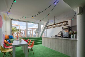 Frokostbuffé hver dag (EUR 13.90 per person)